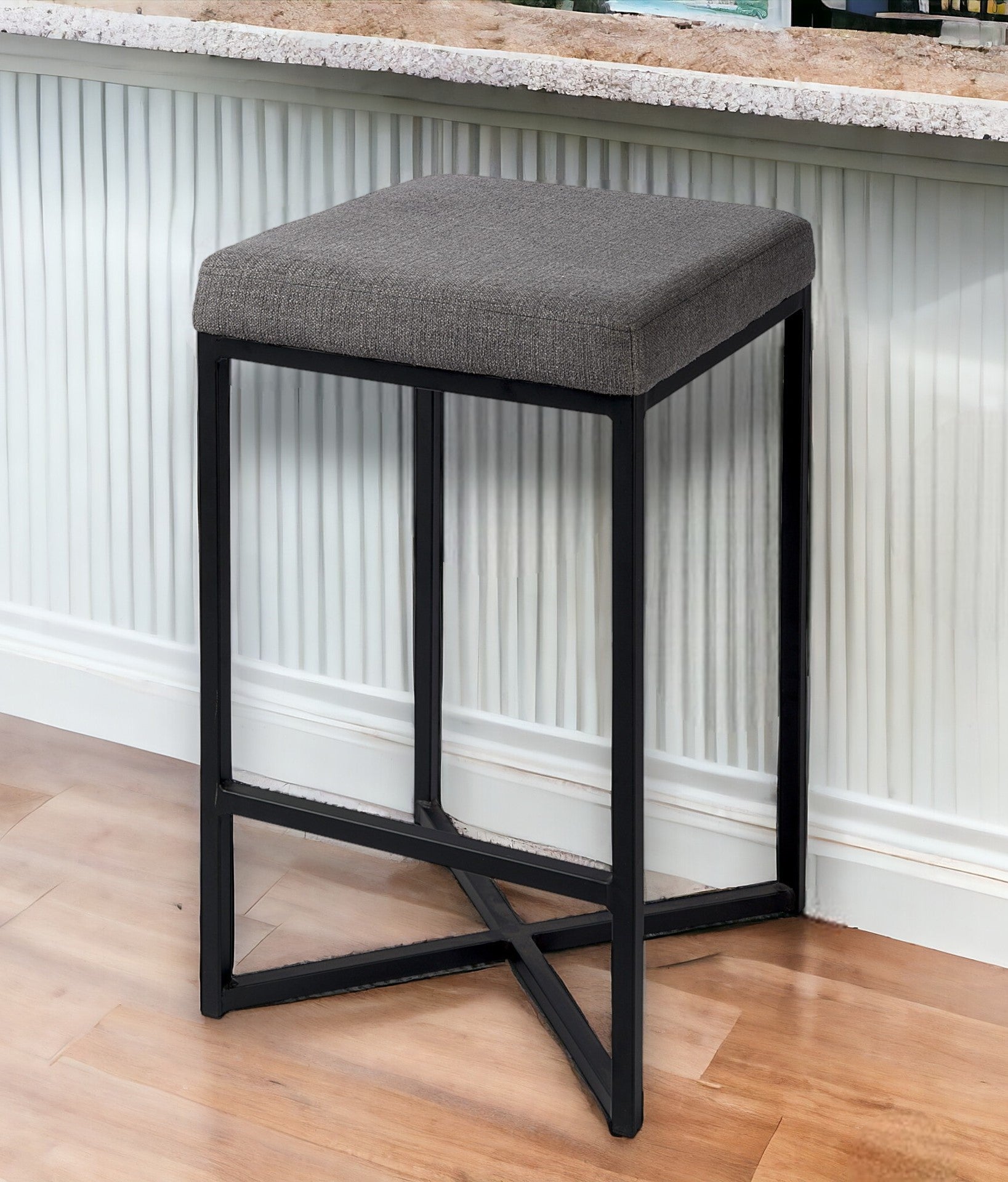 sarina/stool