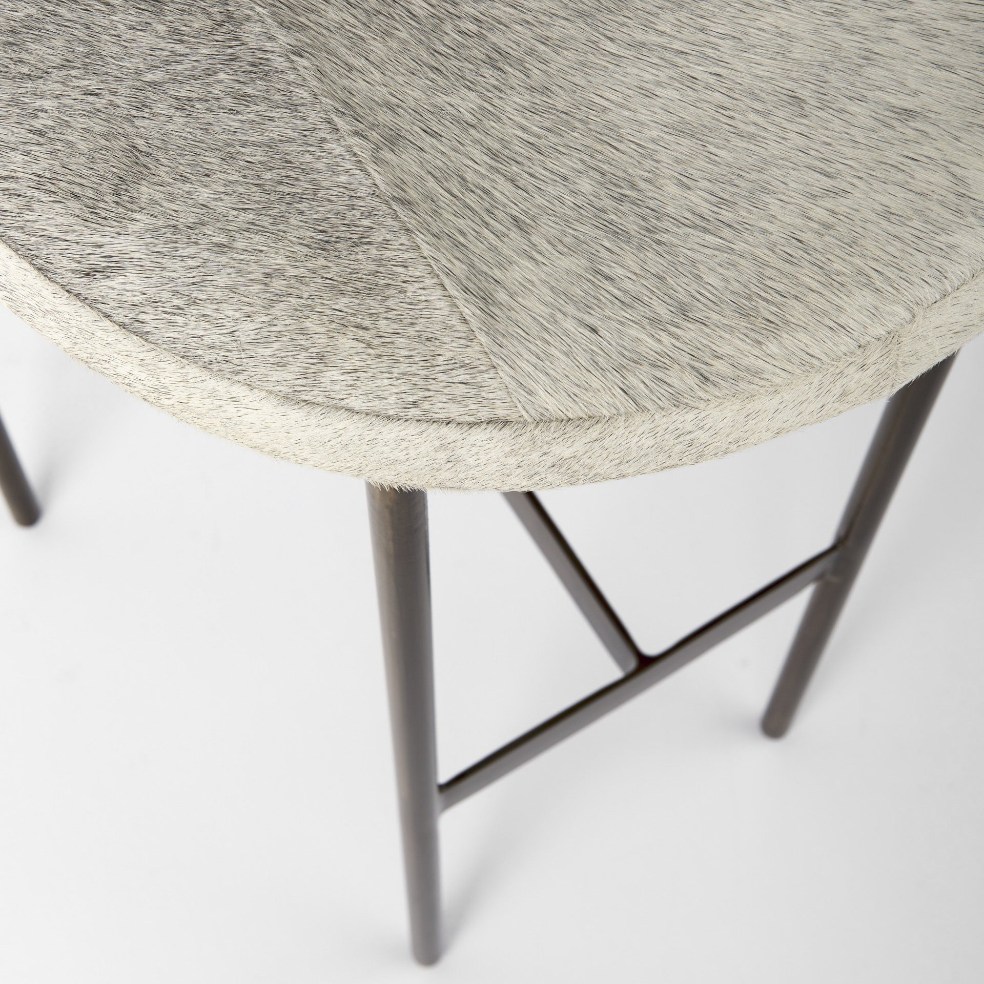 syrus/stool