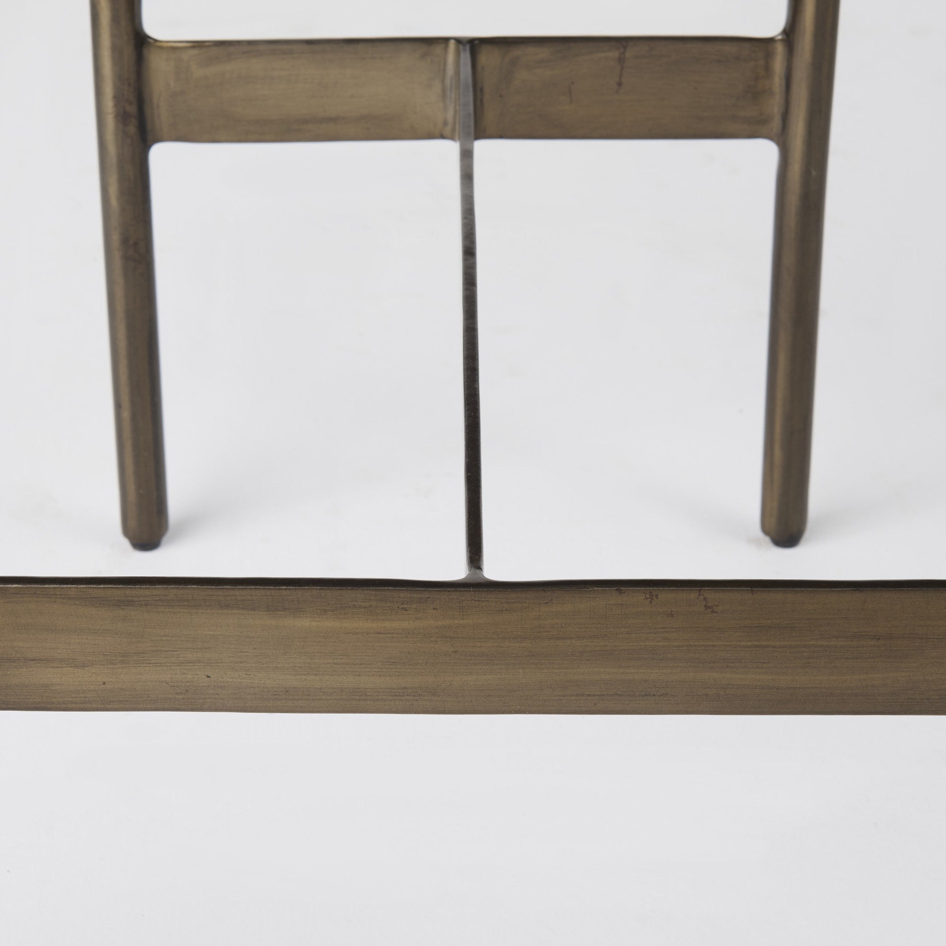 syrus/stool