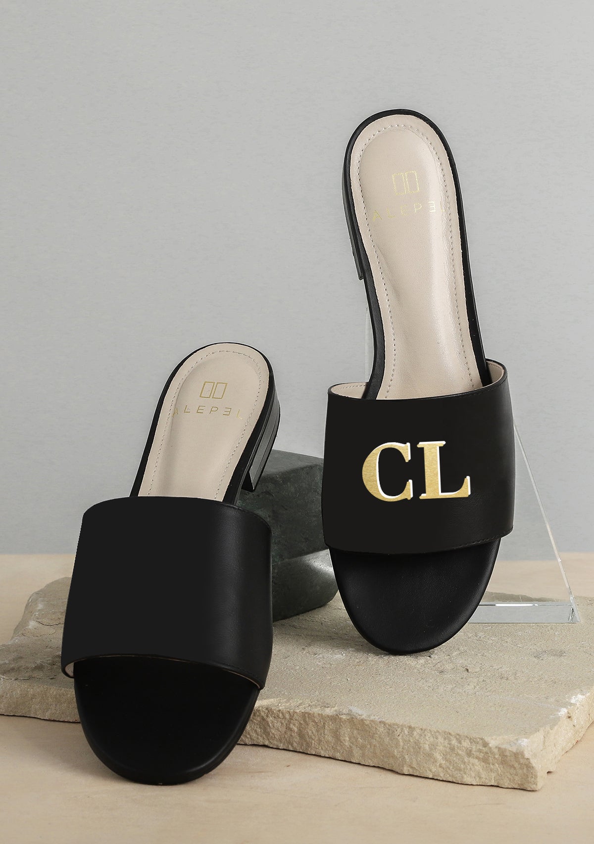 Monogram/Slide