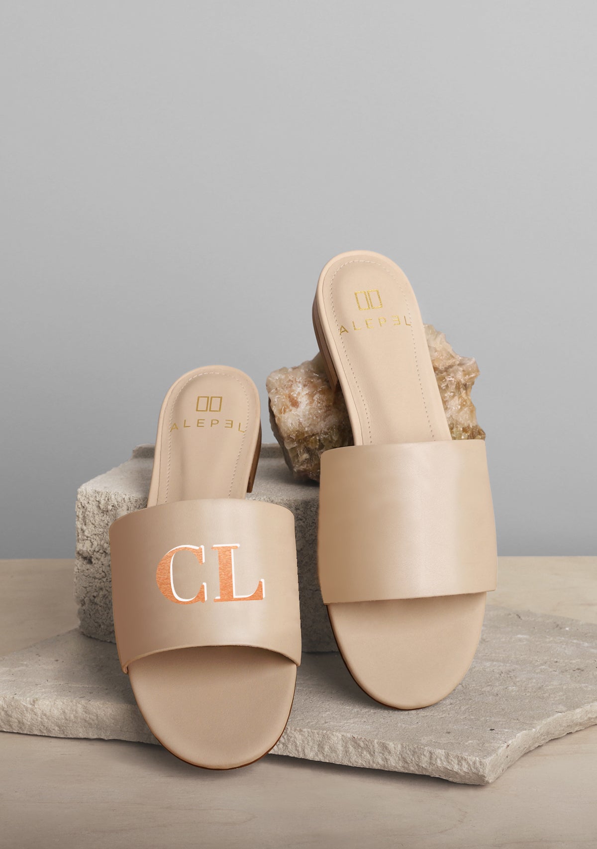 Monogram/Slide