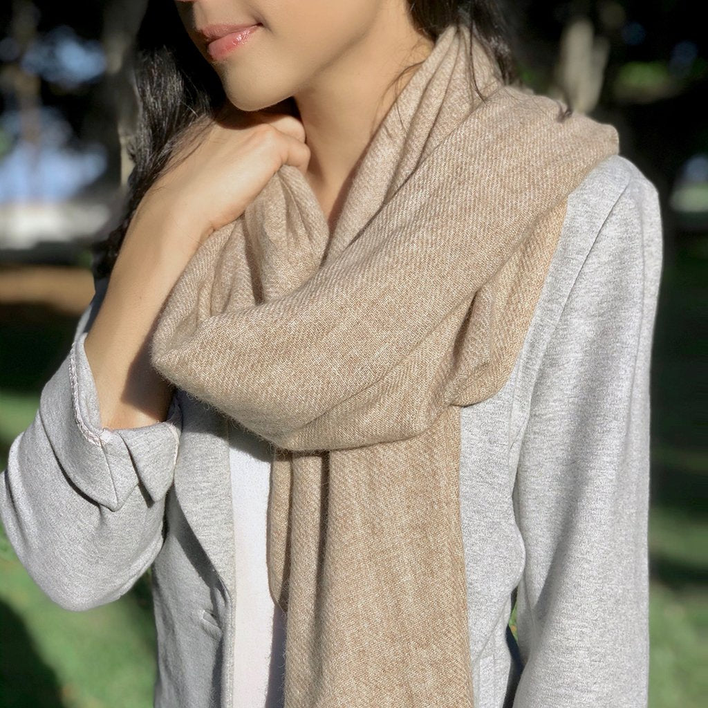 Beige/Scarf