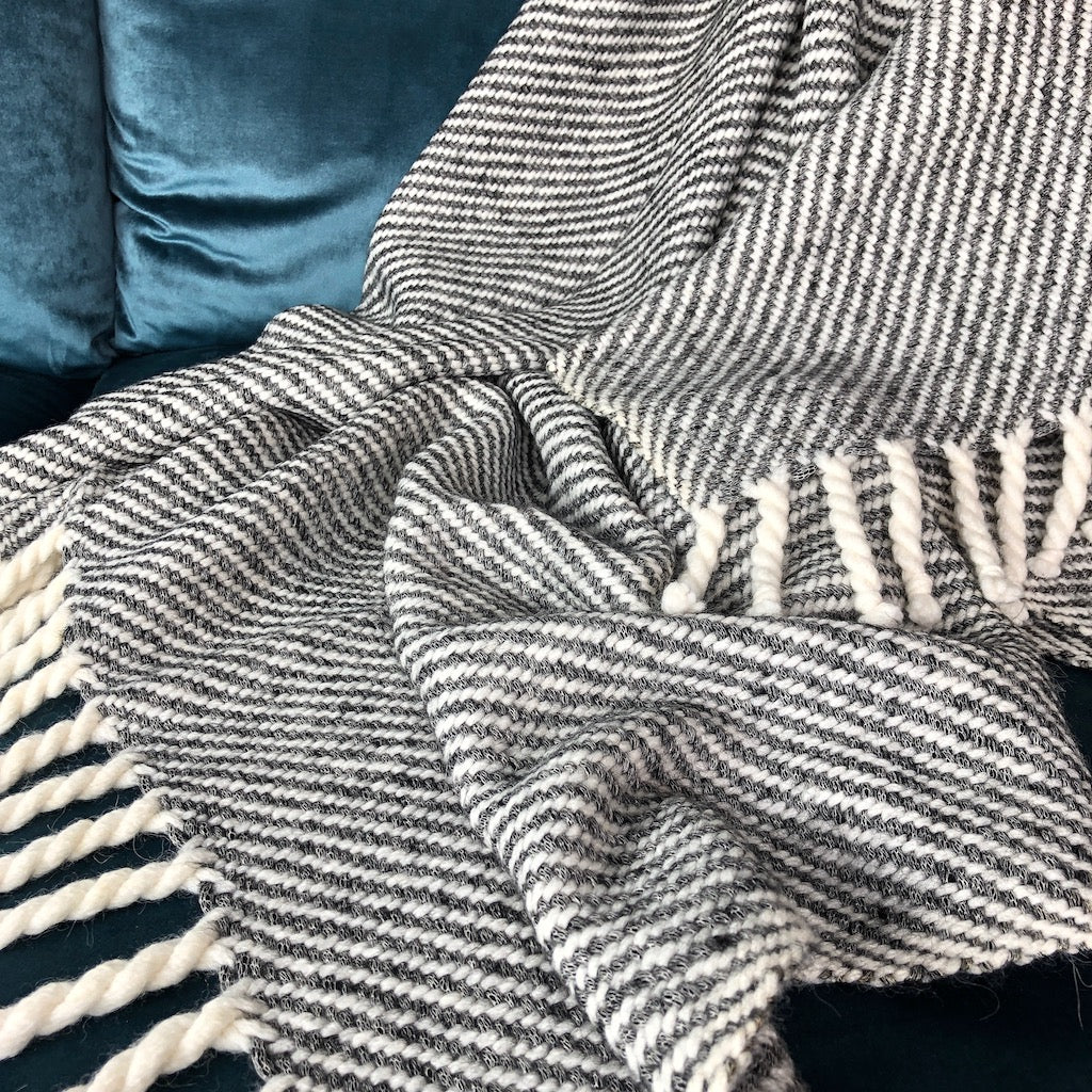 Stripe/Throw