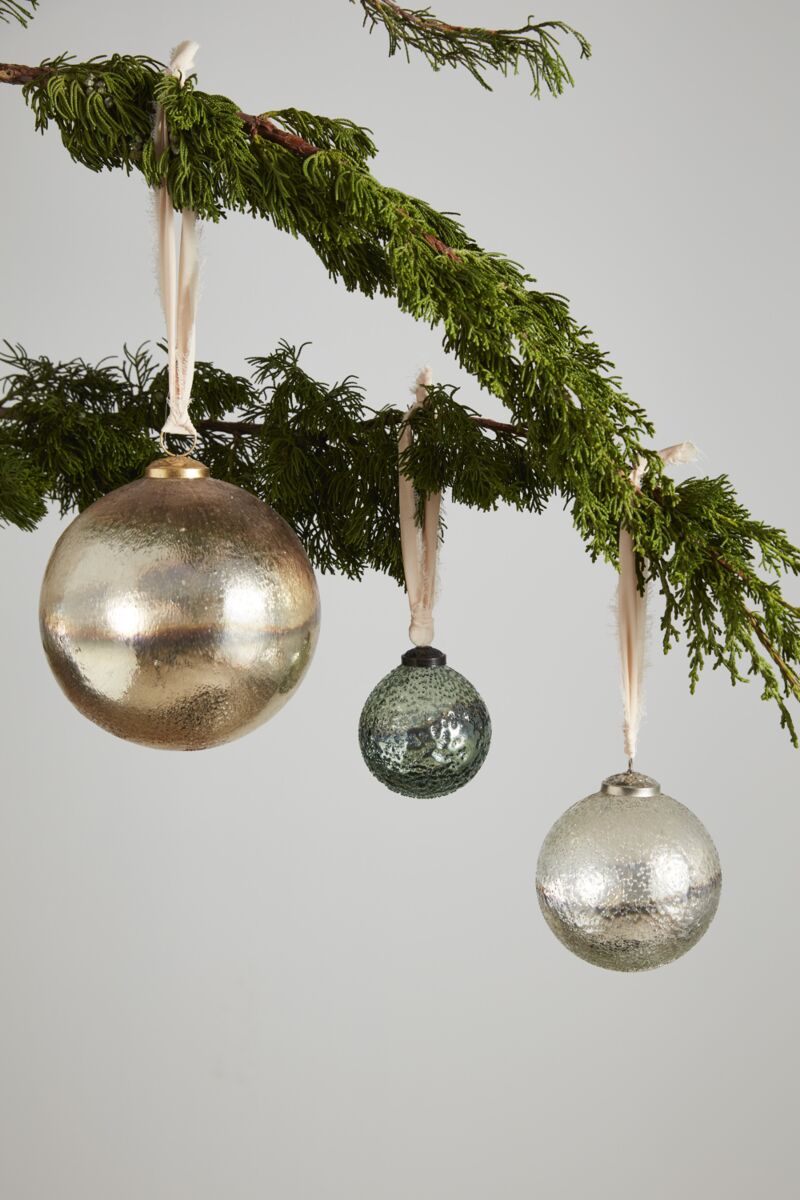 North/Ornaments