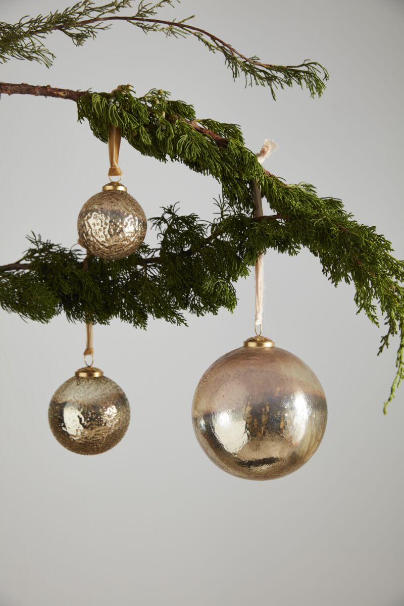 North/Ornaments